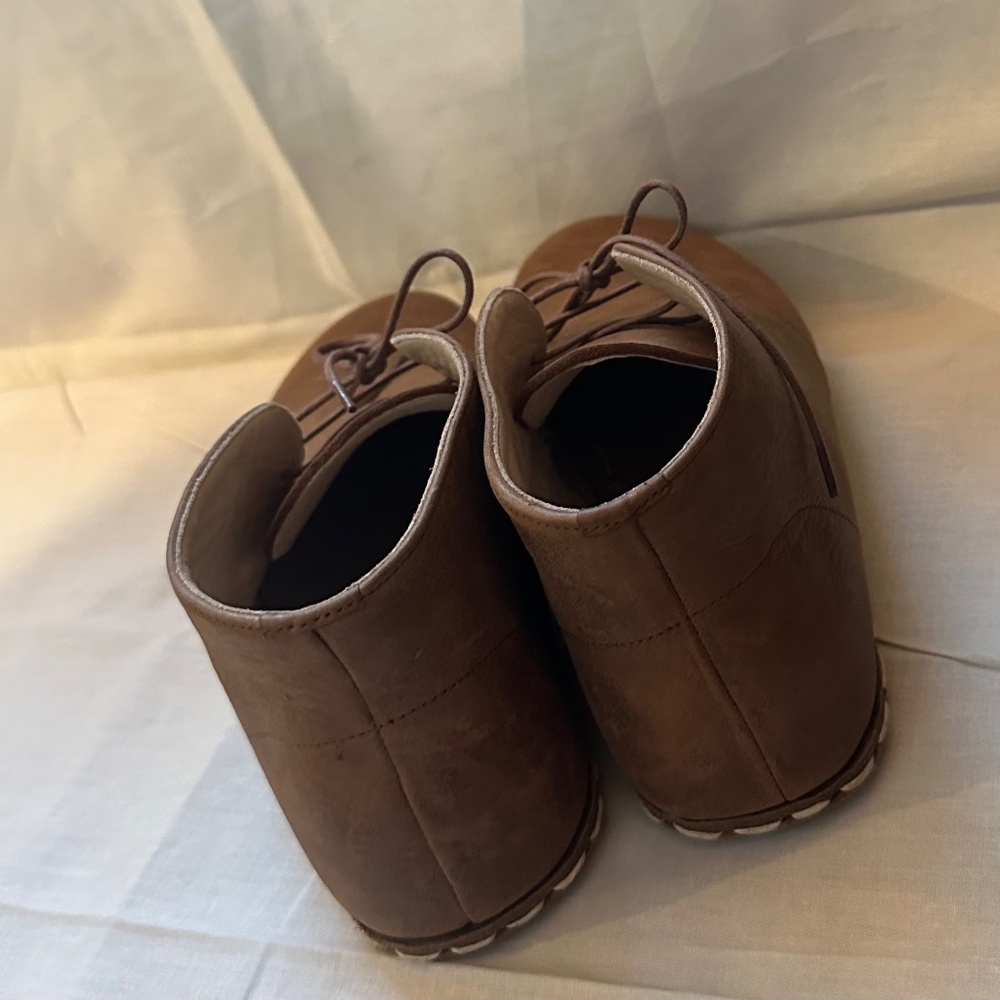 Shoes - Picture 4 of 7